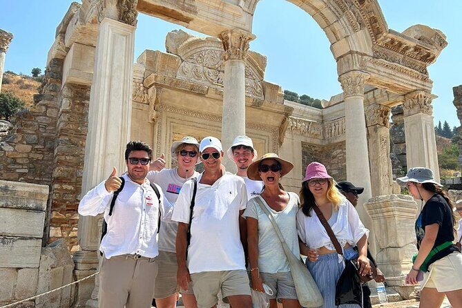 All-İnclusive Private Ephesus Tour from İzmir cesme Port/Hotels - Lunch at a Carpet Production and Training School: Food Plus Craft Watching