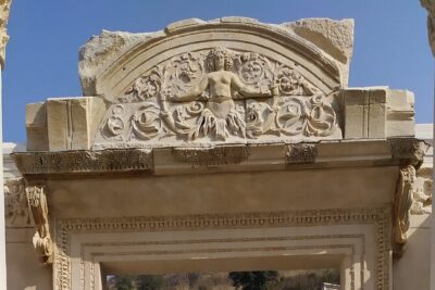 Best of Ephesus Tour From Kusadasi: Temple of Artemis, St John Basilica, Isa Bey Mosque - Stop at Ephesus Museum: a smarter warm-up than jumping straight to ruins
