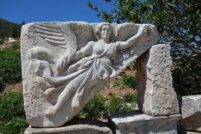 Daily Ephesus and Virgin Mary House Tour with Lunch Included - Meryemana (House of the Virgin Mary): a pilgrimage site with real quiet