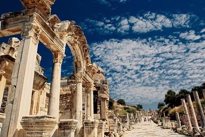Ephesus & Pamukkale Tour in One Day - Pamukkale drive, lunch, and what you do before the terraces