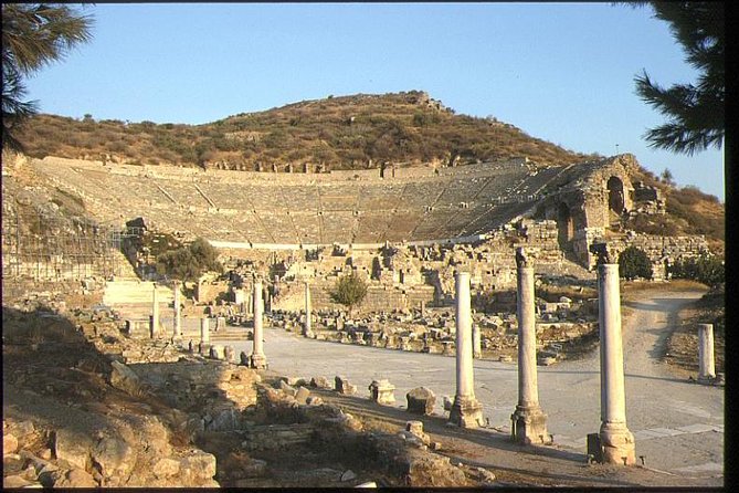 Ephesus Small Group Day Tour from Kusadasi - Getting to Ephesus before the day turns loud