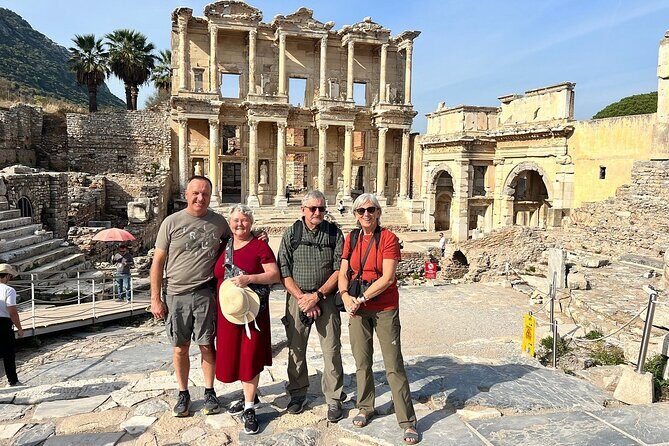 FOR CRUISERS : Ephesus Tour with Lunch - Kuşadası Bazaar and Pigeon Island Castle for your extra window