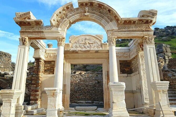 FOR CRUISERS: Highlights of Ephesus Private Tour (GUARANTEED ON-TIME RETURN) - The private guide experience: better pacing on crowded ruins