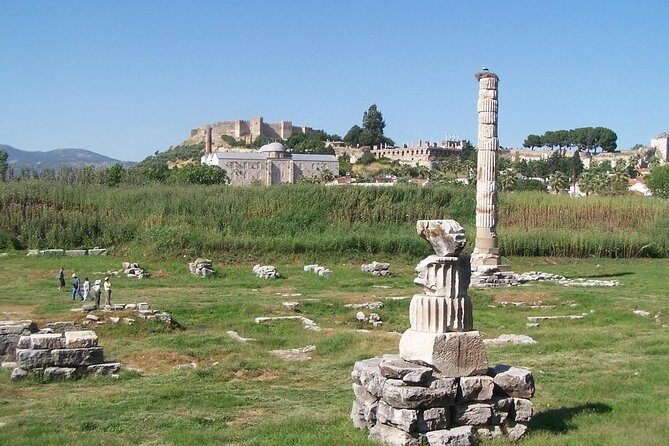 For Cruisers: Small Group EPHESUS Tour with Temple of Artemis - Stop 3: Şirince village time—old houses, fruit wine, and a breather