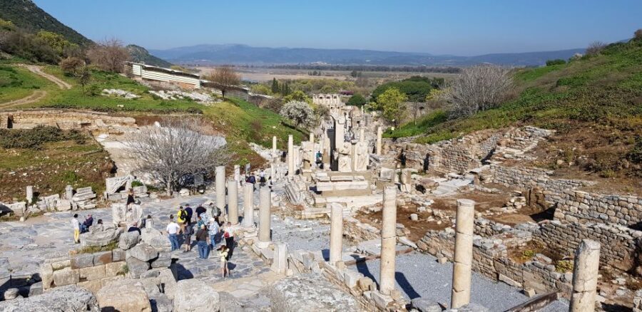 From Istanbul: Ephesus & Şirince Day Trip w/ Wine Tasting - Virgin Mary House: A Calm Start With Pilgrimage Context
