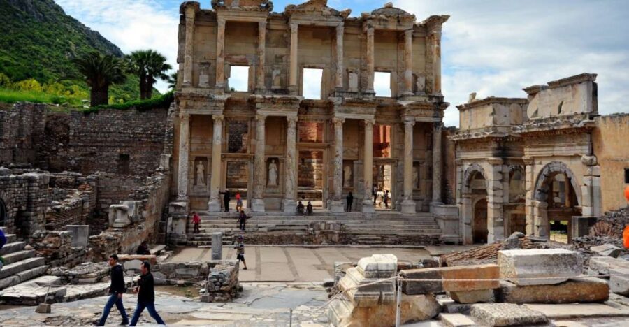 From Kusadasi or Selcuk: Full-Day Ephesus Tour with Lunch - House of the Virgin Mary: A Quiet Start With Big Meaning