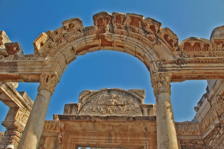 Guided Icmeler Ephesus Tour w/ Breakfast & Lunch - UNESCO Ephesus ruins: Celsus and the Great Theater in real scale