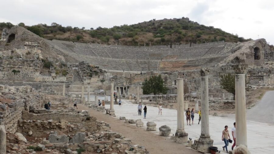 Guided Icmeler Ephesus Tour w/ Breakfast & Lunch - Lunch in Selçuk: a proper break, not a snack trap