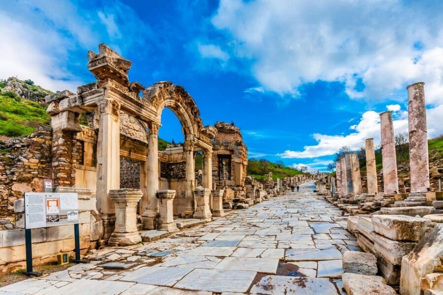Izmir: Ephesus Private Tour for Cruise Guests - Ephesus Ancient City: guided time with room for photos