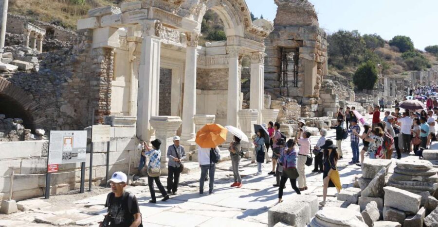 Kusadasi or Selcuk: Full-Day Ephesus Tour with Lunch - Virgin Mary House: A Calm Stop Before the Ruins