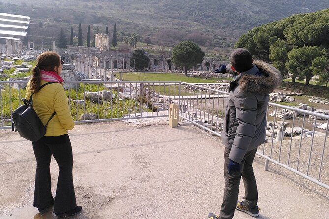 SKIP-THE-LINE: 4 Hours Ephesus Tour ONLY FOR CRUISERS from PORT - The van ride: what the transfer adds (and what to bring)