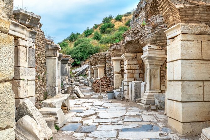 SKIP-THE-LINE: BEST-SELLER PRIVATE EPHESUS TOUR for Cruise Guests - Lunch and store stops: where value meets real culture